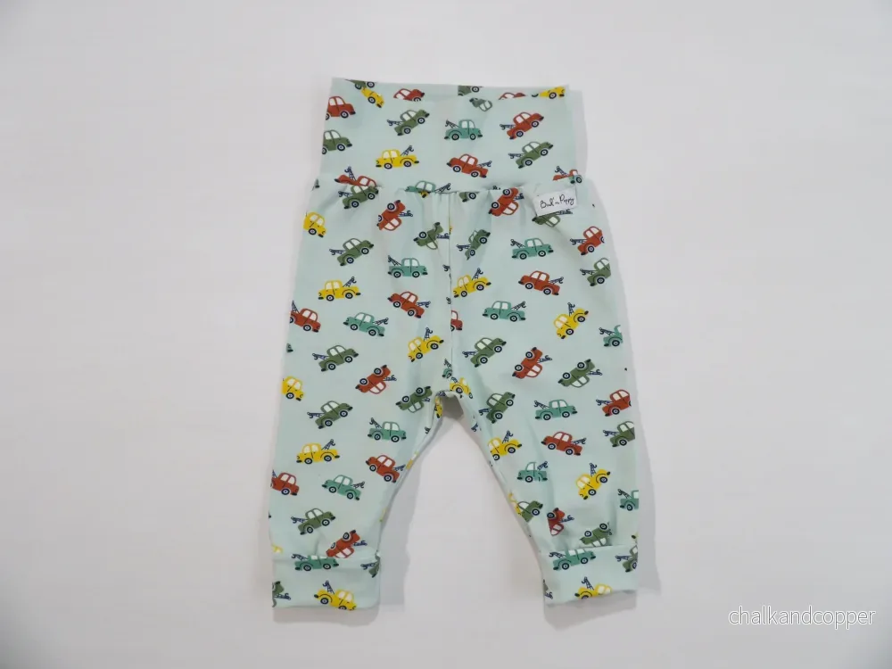 Växa-byxa Minty Car Pants – storlek 50, 56 & 62 (ca 0-1 mån, 1-2 mån & 2-4 mån)