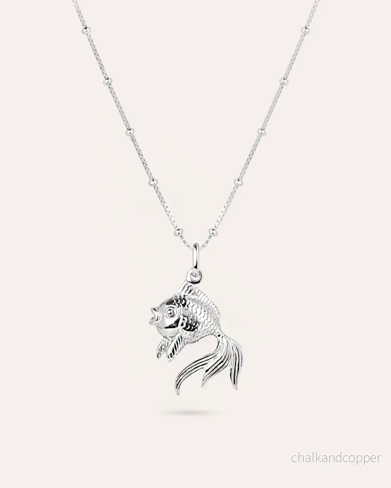 Ocean Muse Goldfish – Silverhalsband