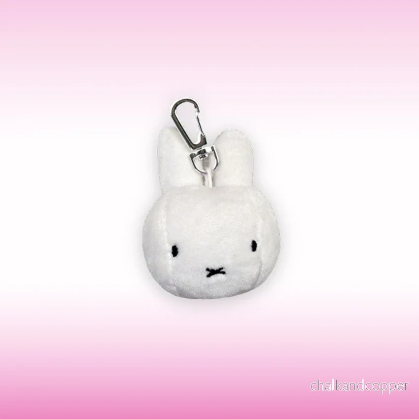 Miffy® plüschnyckelring – Miffy huvud vit Miffy® plüschnyckelring – Miffy huvud vit