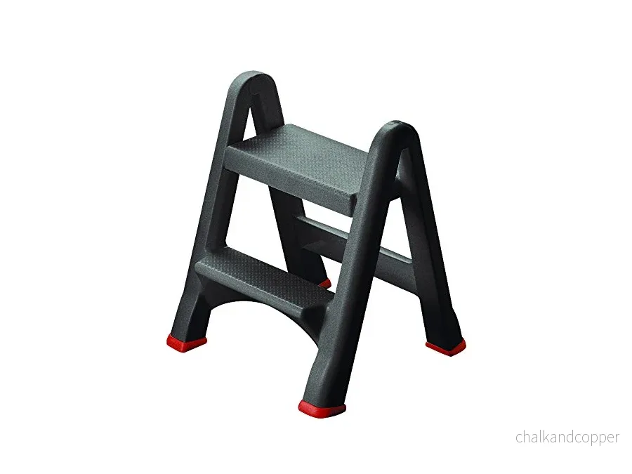 Curver hopfällbar stegepall, upp till 150 kg, kompakt design